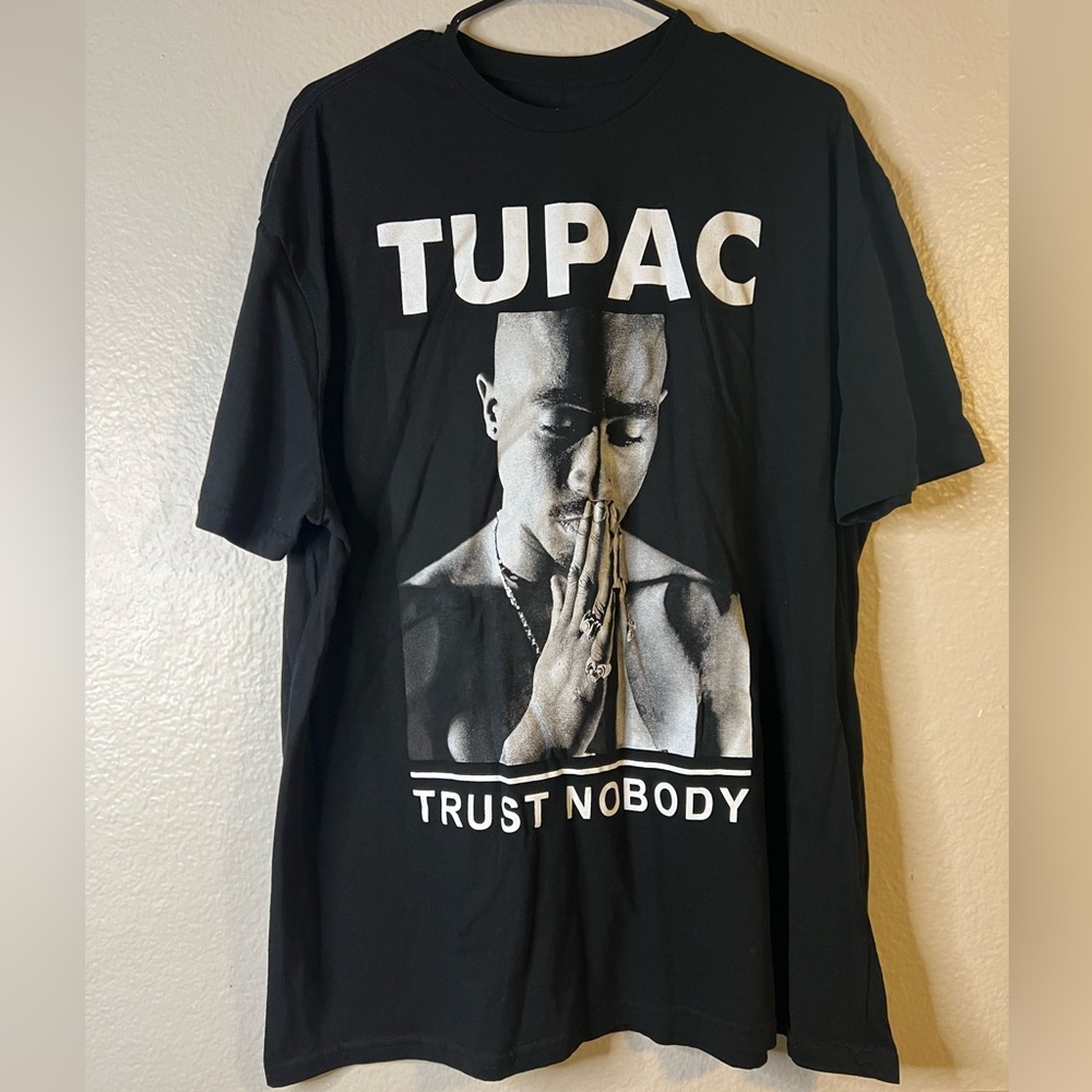 Bravado Men’s Tupac “Trust Nobody” Graphic Tee 2XL